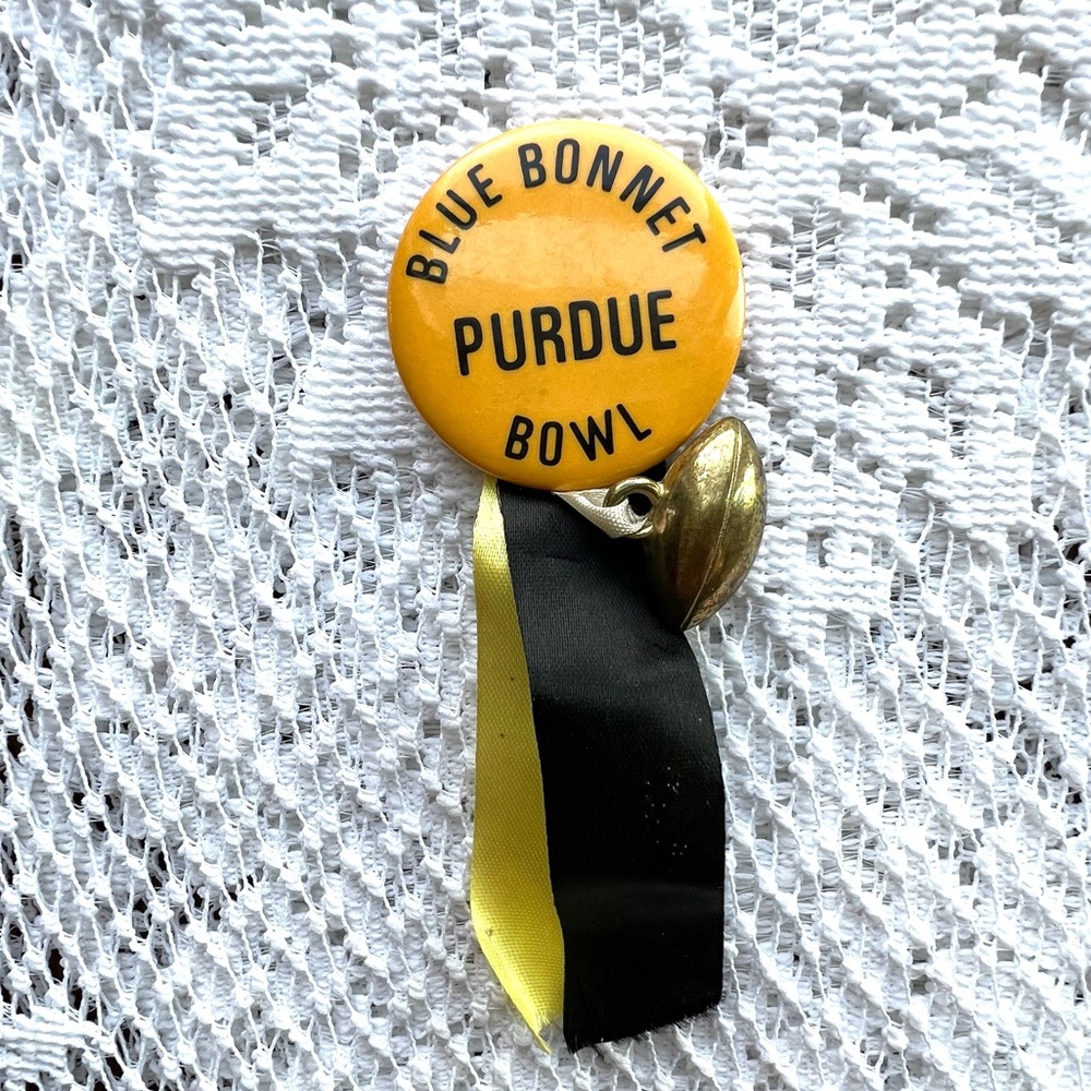 Purdue Boilermakers pin from 1979 Blue Bonnet Bowl